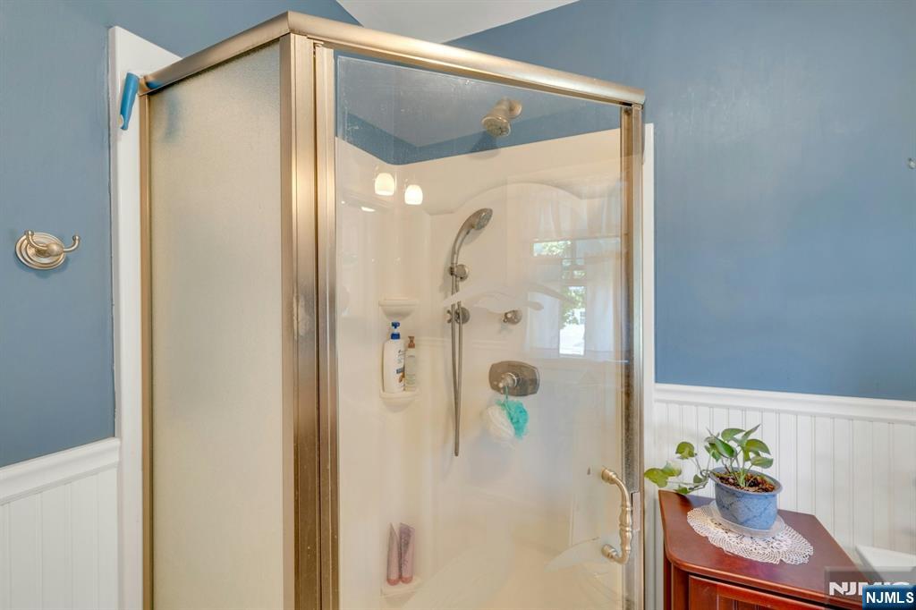 52 Terrace Avenue Rochelle Park, NJ 07662 - Photo 27 of 34