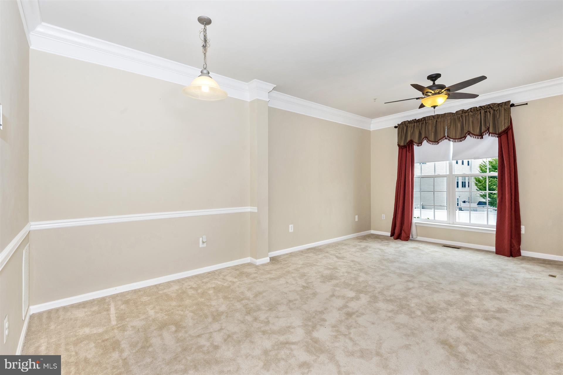 664 Wild Hunt Road Frederick, MD 21703 - Photo 9 of 30 Living Room w/ Crown Molding