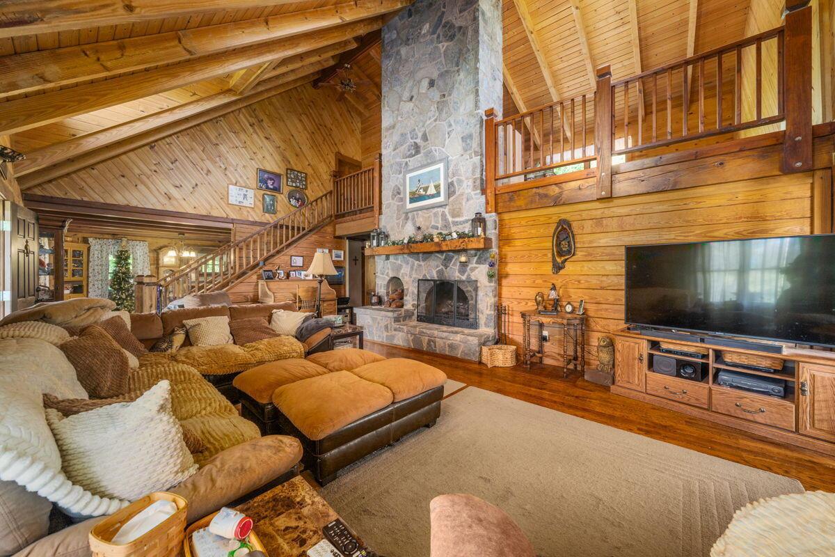 16472 Kreashbaum Road Rockbridge, OH 43149 - Photo 13 of 145 12-web-or-mls-DSC09456