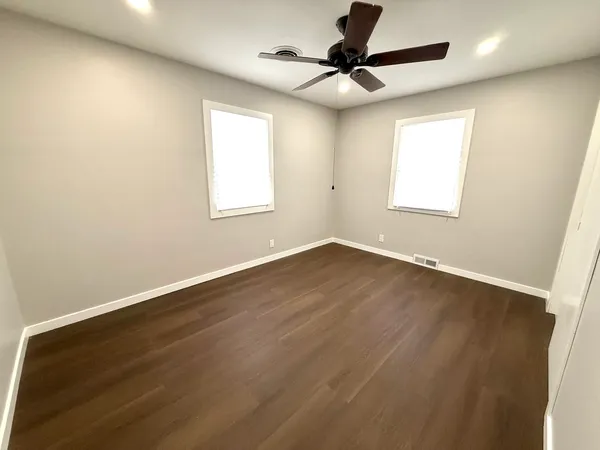 $260,000 | 215 North Ohio Street, Aurora, IL 60505