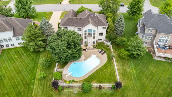 $950,000 | 10080 PEMBURRY Drive, Granger, IN 46530