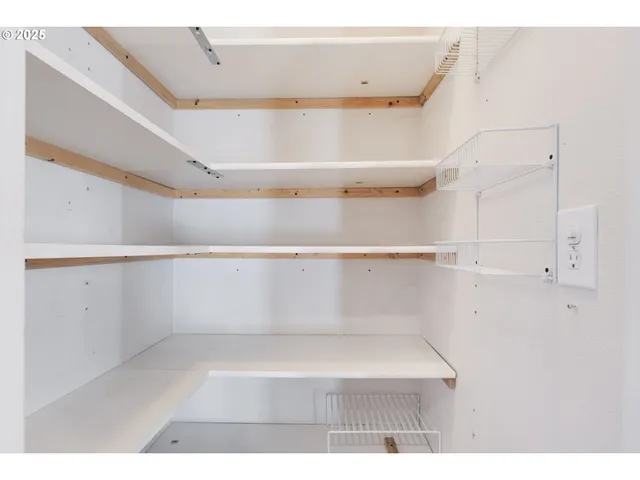 a view of utility room