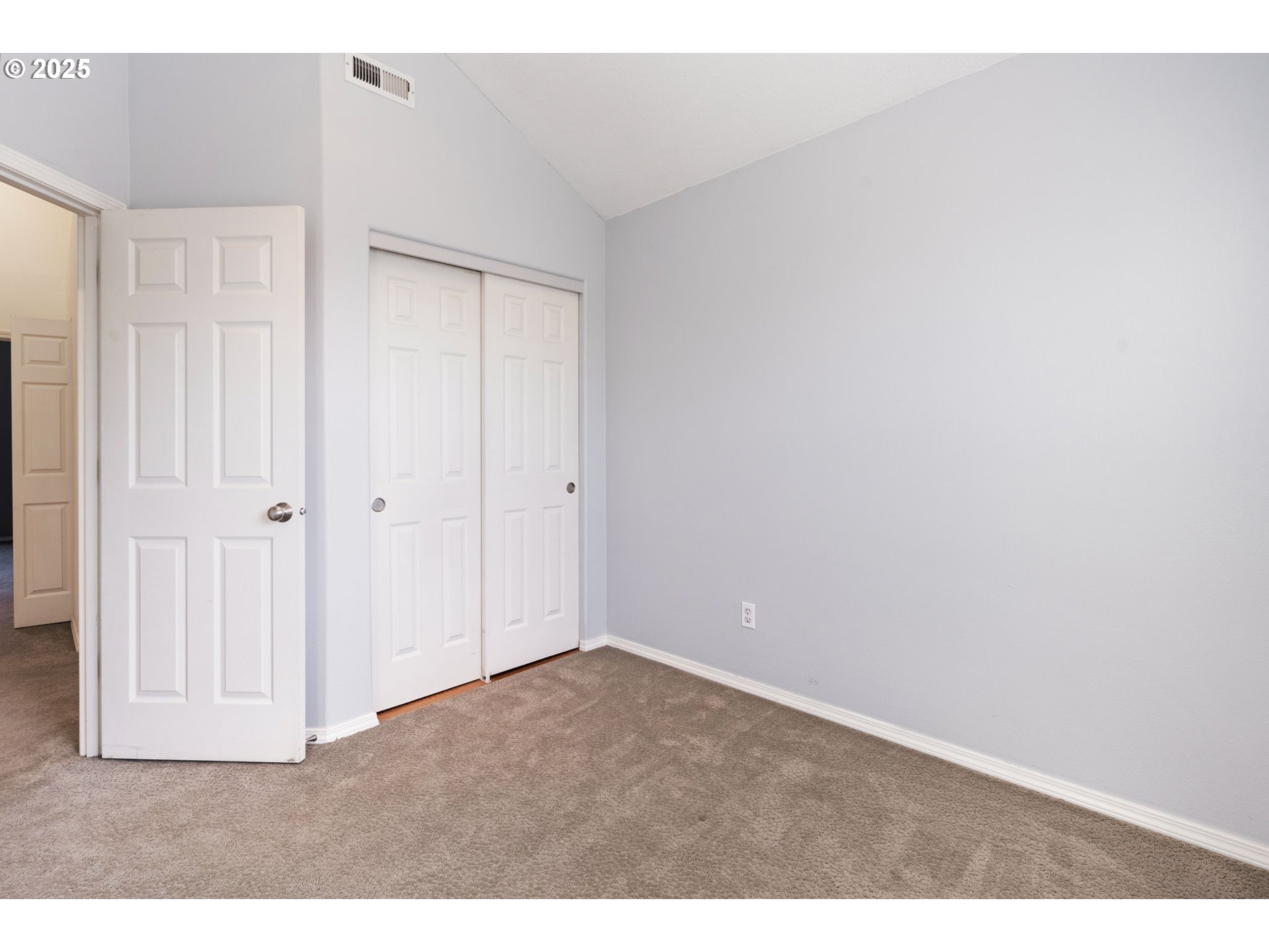 887 Southwest 198th Place Beaverton, OR 97003 - Photo 15 of 33 a view of an empty room