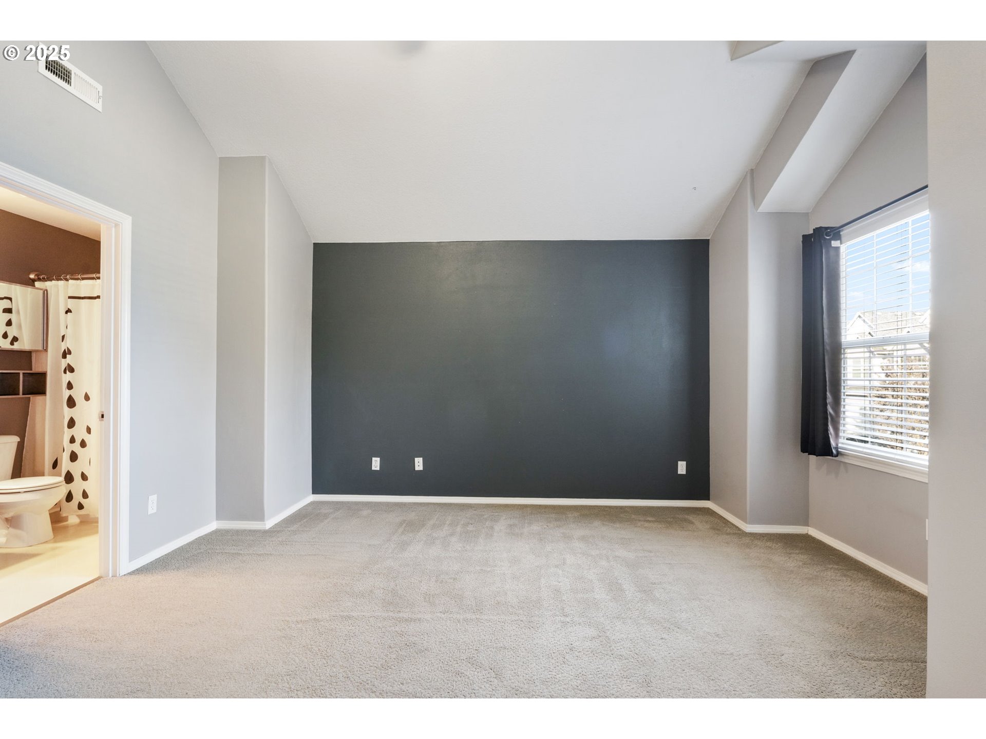 887 Southwest 198th Place Beaverton, OR 97003 - Photo 20 of 33 a view of an empty room with a window