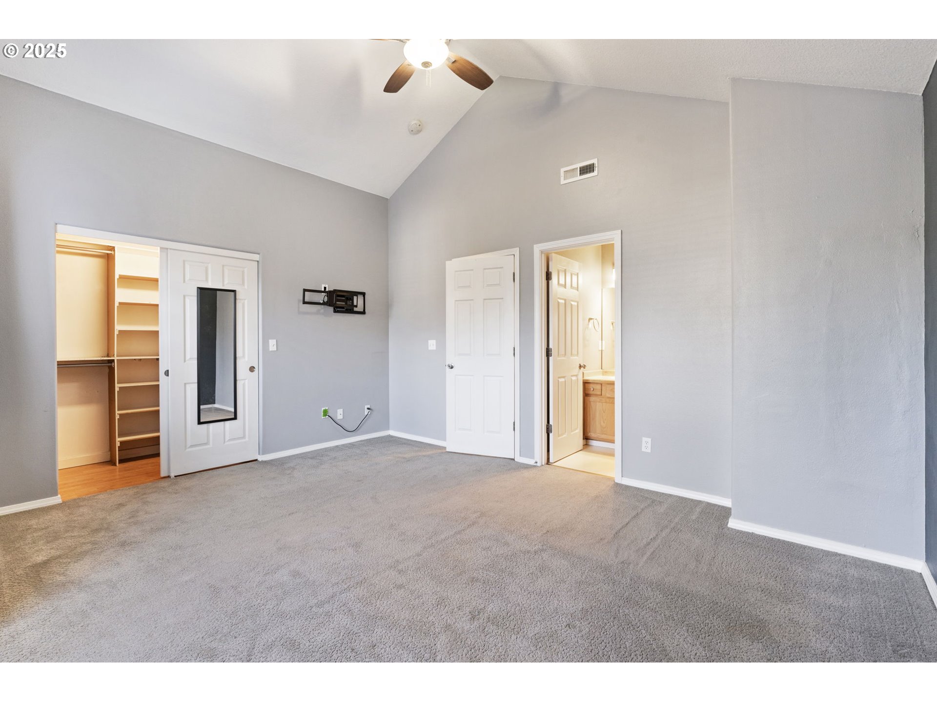 887 Southwest 198th Place Beaverton, OR 97003 - Photo 22 of 33 a view of an empty room with a window