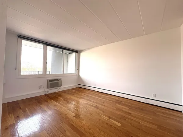 $3,700 | 345 Harvard Street, Unit 4E, Cambridge, MA 02138