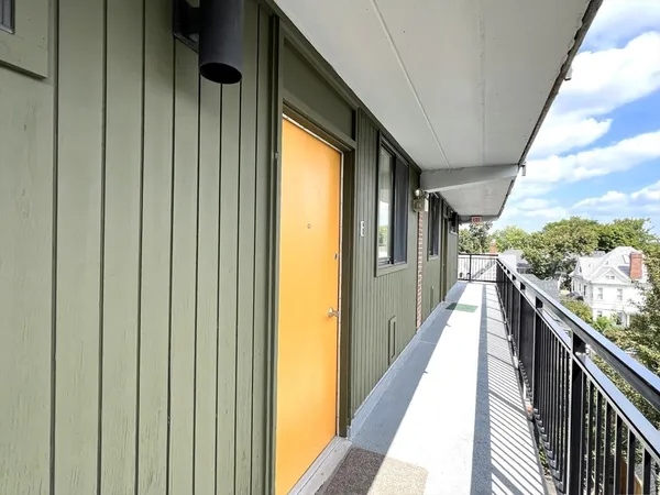 $3,700 | 345 Harvard Street, Unit 4E, Cambridge, MA 02138