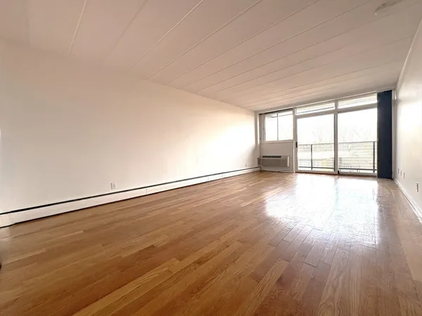 $3,700 | 345 Harvard Street, Unit 4E, Cambridge, MA 02138