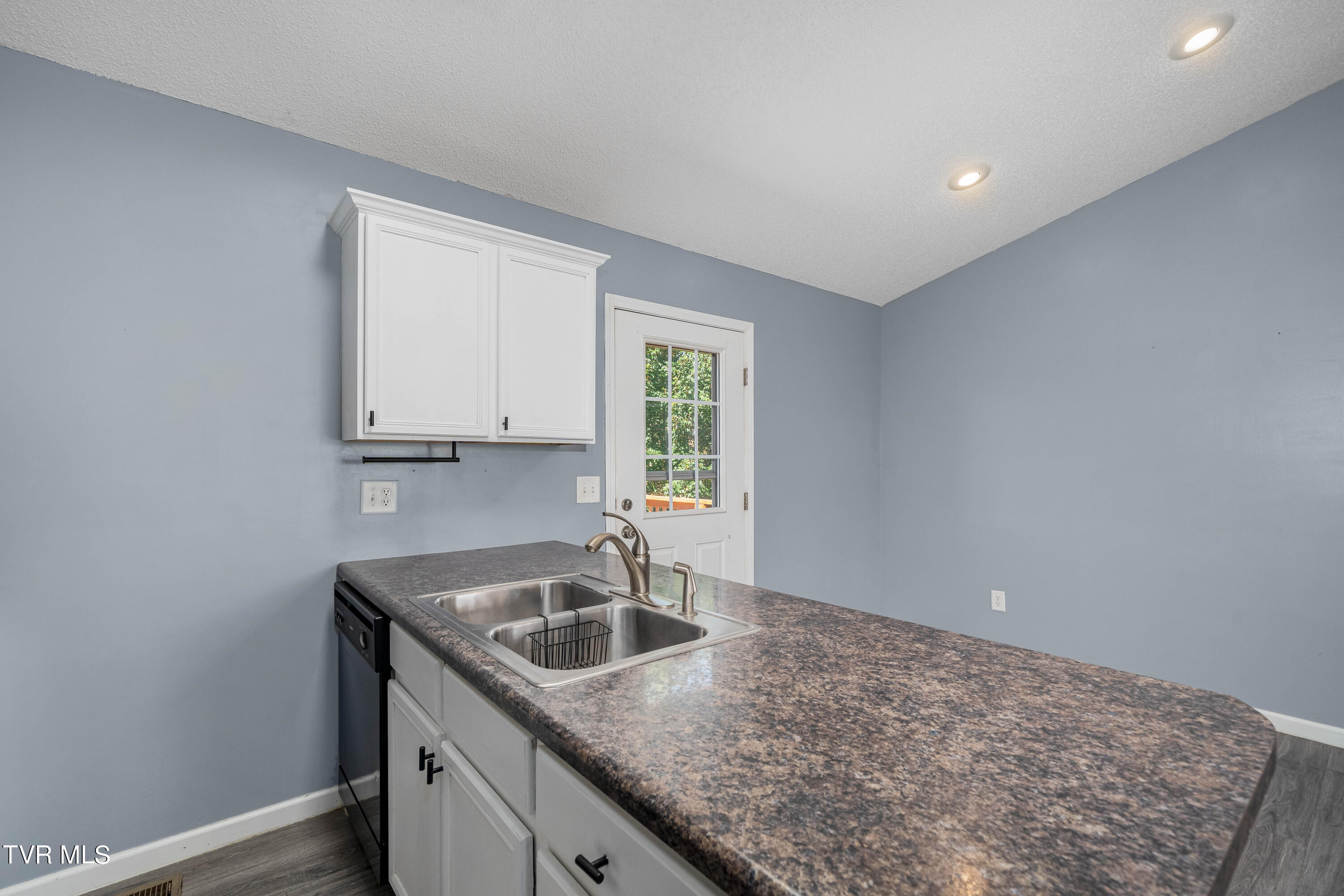 213 New Hope Road Jonesborough, TN 37659 - Photo 15 of 41 213 New Hope Rd (26 of 44)