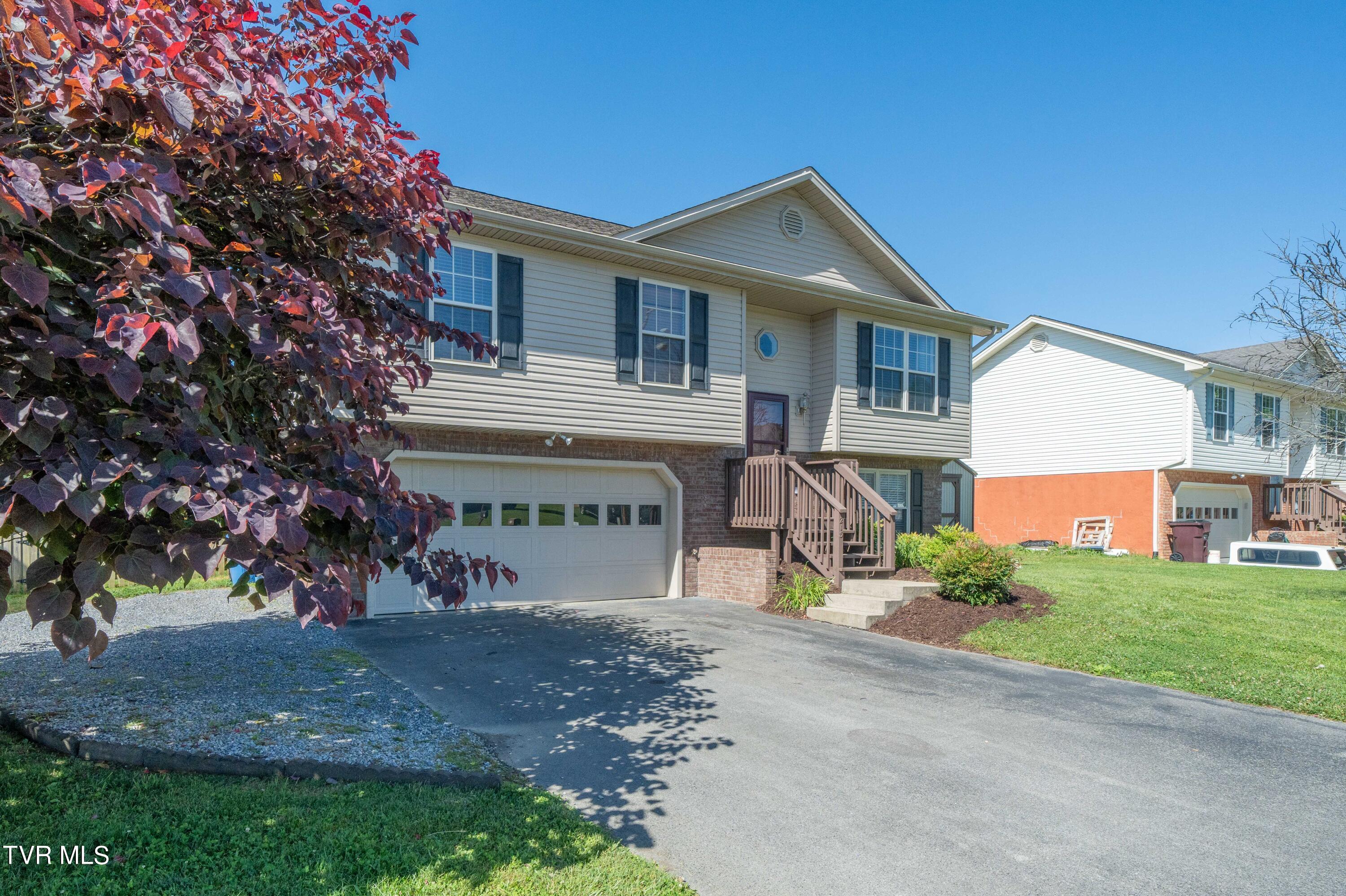 213 New Hope Road Jonesborough, TN 37659 - Photo 3 of 41 213 New Hope Rd (3 of 44)