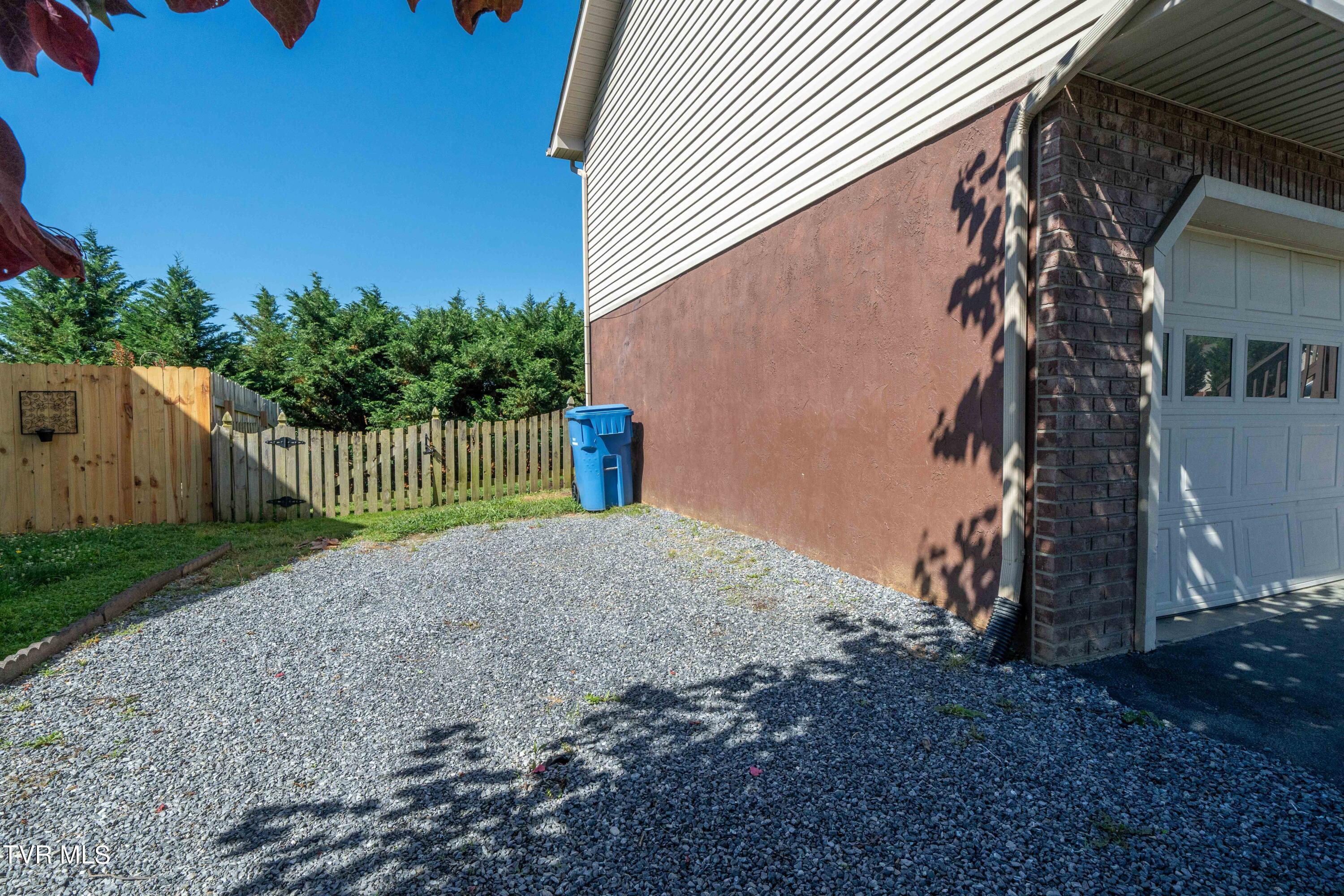 213 New Hope Road Jonesborough, TN 37659 - Photo 4 of 41 213 New Hope Rd (6 of 44)