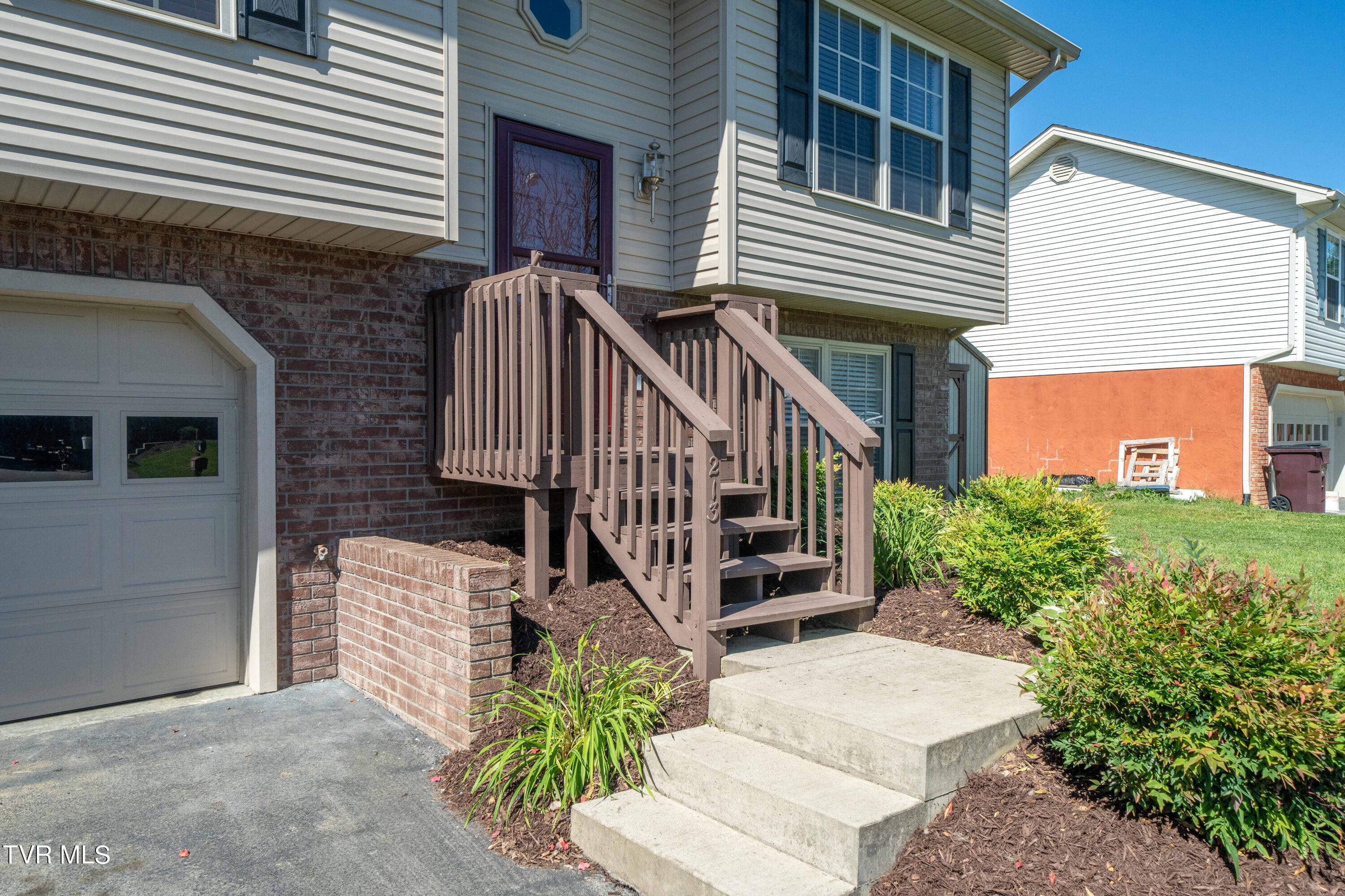 213 New Hope Road Jonesborough, TN 37659 - Photo 5 of 41 213 New Hope Rd (4 of 44)