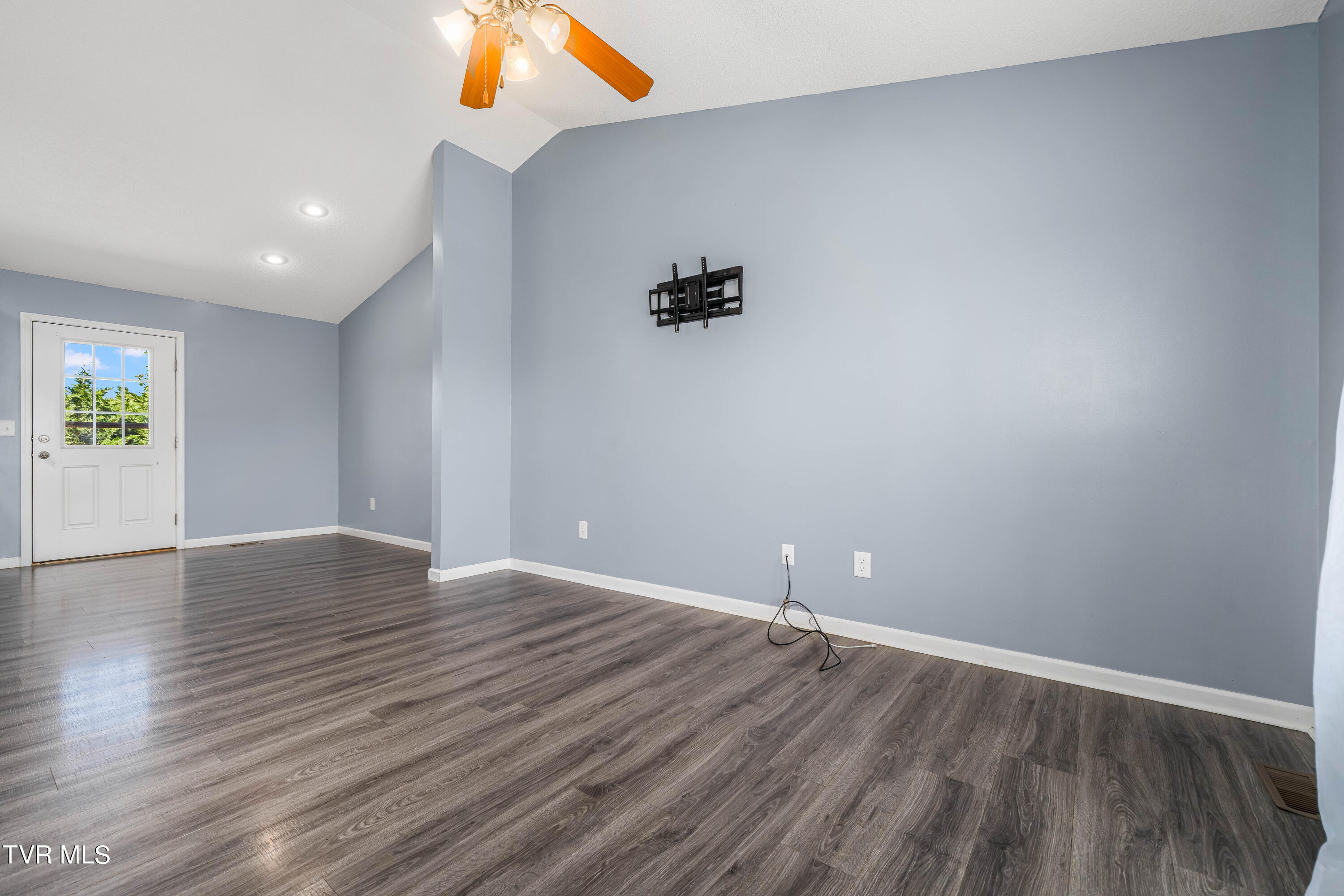 213 New Hope Road Jonesborough, TN 37659 - Photo 10 of 41 213 New Hope Rd (21 of 44)