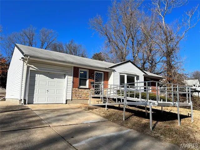 $1,325 | 8527 Dianthus Lane, St. Louis, MO 63136