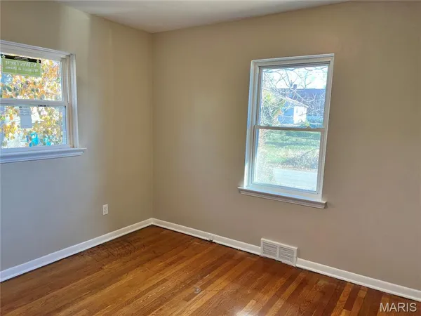 $1,325 | 8527 Dianthus Lane, St. Louis, MO 63136