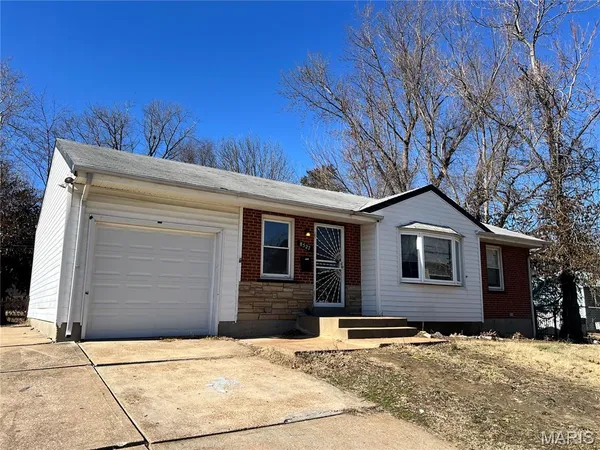 $1,325 | 8527 Dianthus Lane, St. Louis, MO 63136