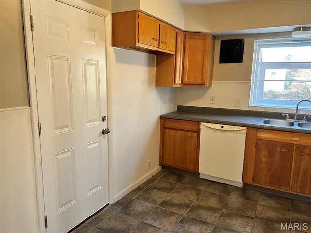 $1,325 | 8527 Dianthus Lane, St. Louis, MO 63136