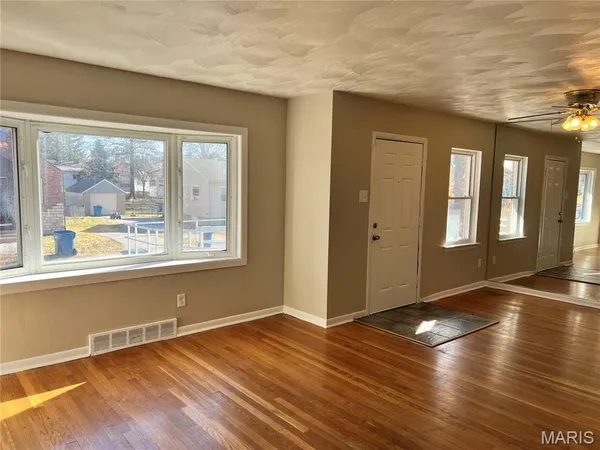 $1,325 | 8527 Dianthus Lane, St. Louis, MO 63136