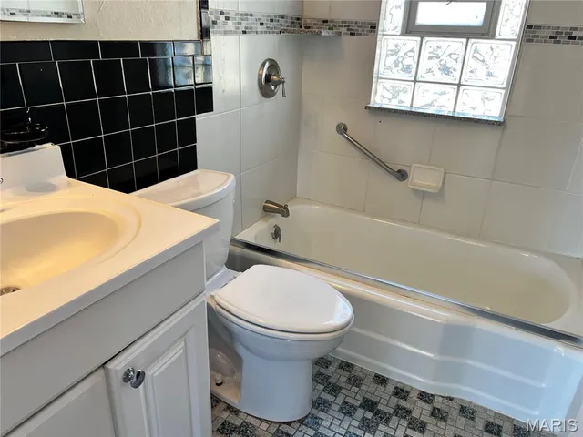 $1,325 | 8527 Dianthus Lane, St. Louis, MO 63136