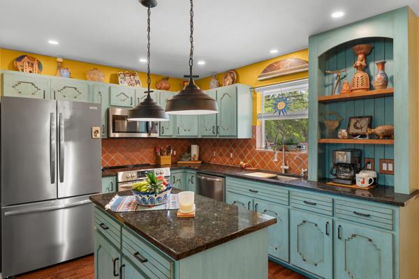 128 Ridge Grove Road Kerrville, TX 78028 - Photo 7 of 31 Kitchen