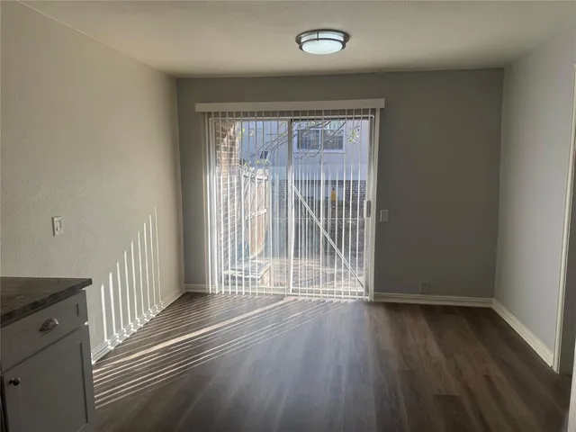 $2,000 | 4401 Tophill Lane, Irving, TX 75038