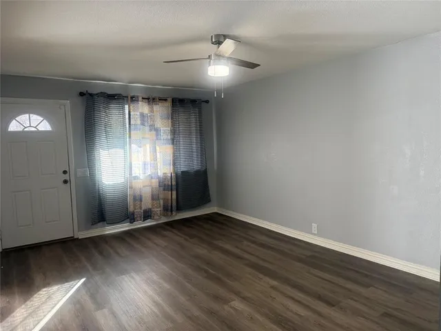 $2,000 | 4401 Tophill Lane, Irving, TX 75038