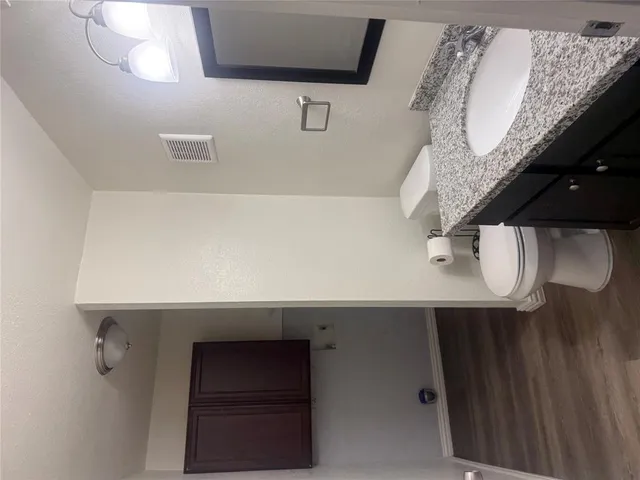 $2,000 | 4401 Tophill Lane, Irving, TX 75038