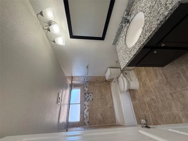 $2,000 | 4401 Tophill Lane, Irving, TX 75038