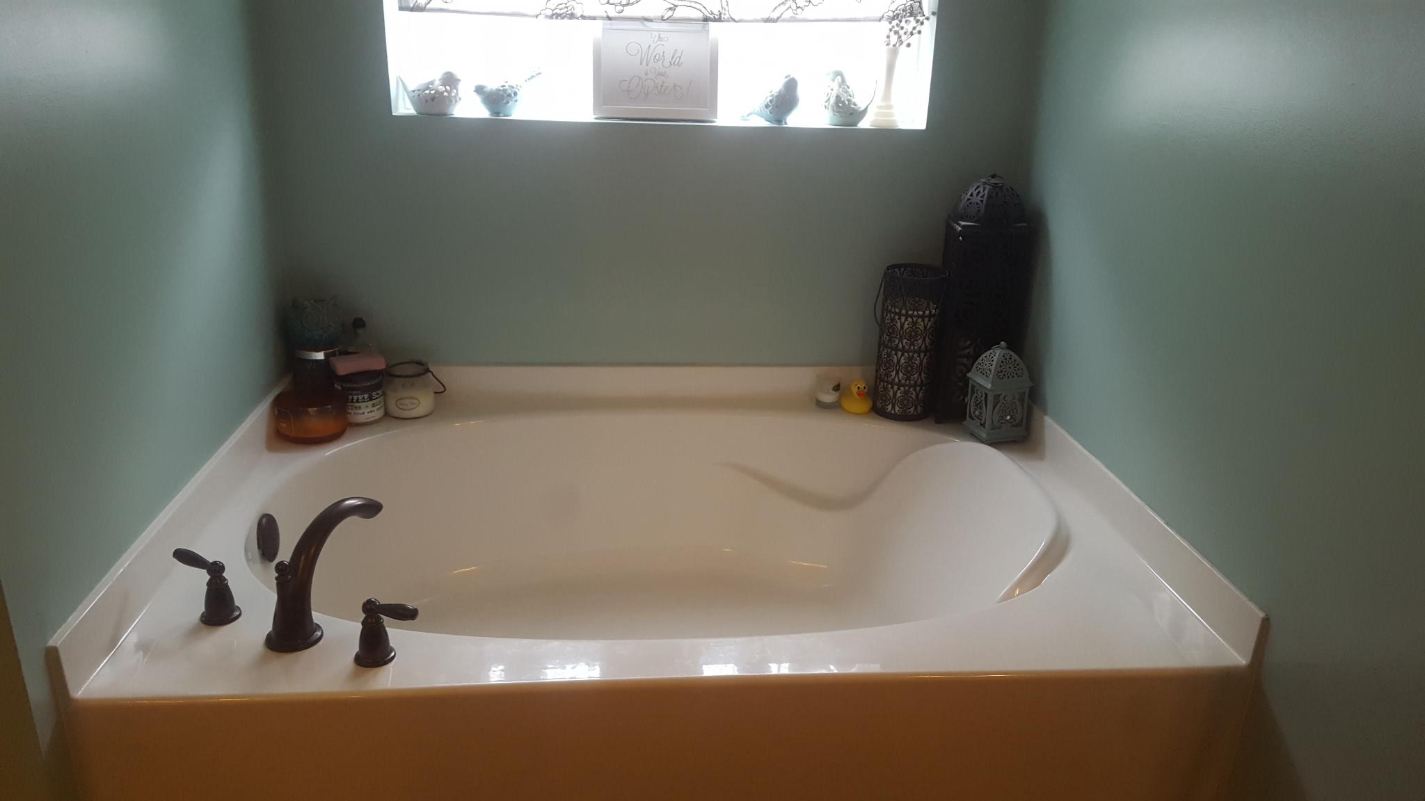 6041 Cane Springs Road Antioch, TN 37013 - Photo 10 of 29 Relax they day away in your garden tub!