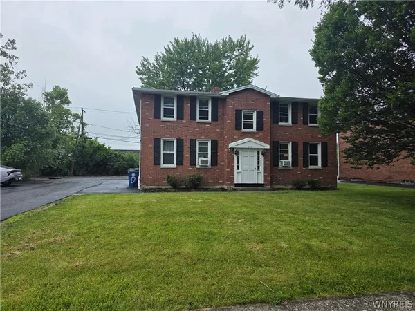 $549,000 | 425 Joe McCarthy Drive, Amherst, NY 14228