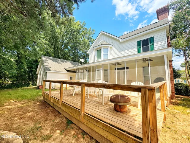 $219,900 | 11 Oak Knoll Drive, Clarksdale, MS 38614