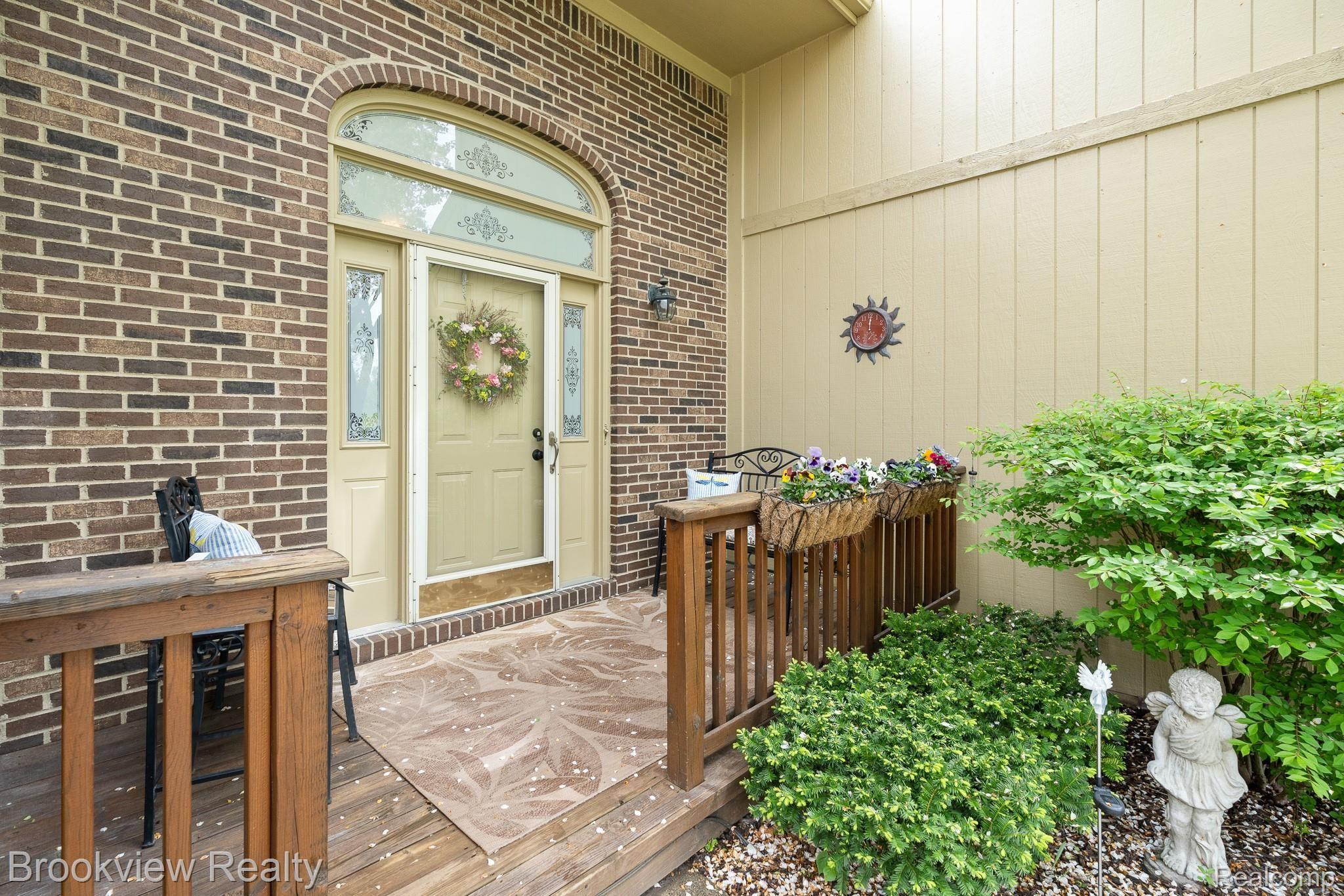 2255 Crystal Drive Rochester, MI 48309 - Photo 2 of 29 2255 Crystal MLS-W041.jpg