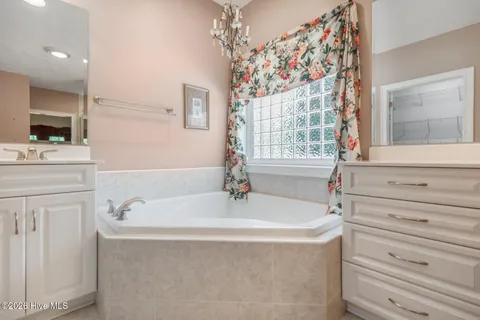$615,000 | 940 Diamondhead Drive South, Pinehurst, NC 28374