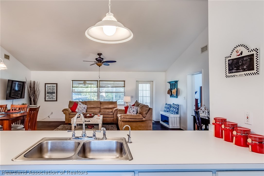 55 Quail Roost Road Lake Placid, FL 33852 - Photo 6 of 23 Gallery Image 6