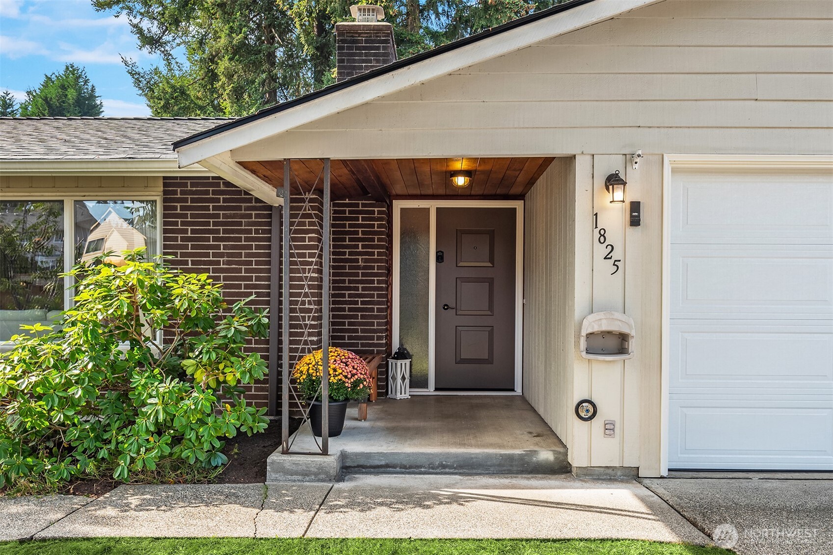 1825 Camas Avenue Northeast Renton, WA 98056 - Photo 2 of 33 Gallery Image 2