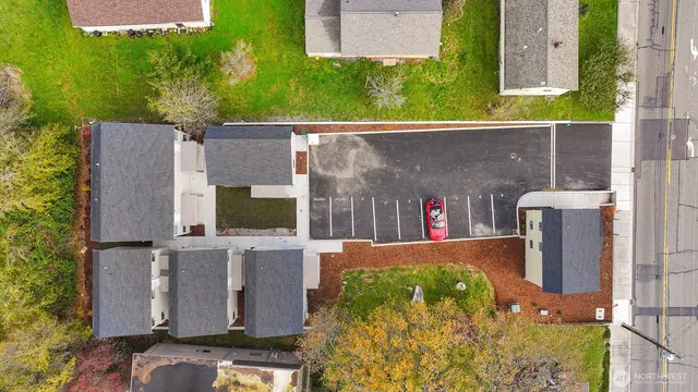 $349,000 | 476 Southeast Barrington Drive, Unit E, Oak Harbor, WA 98277