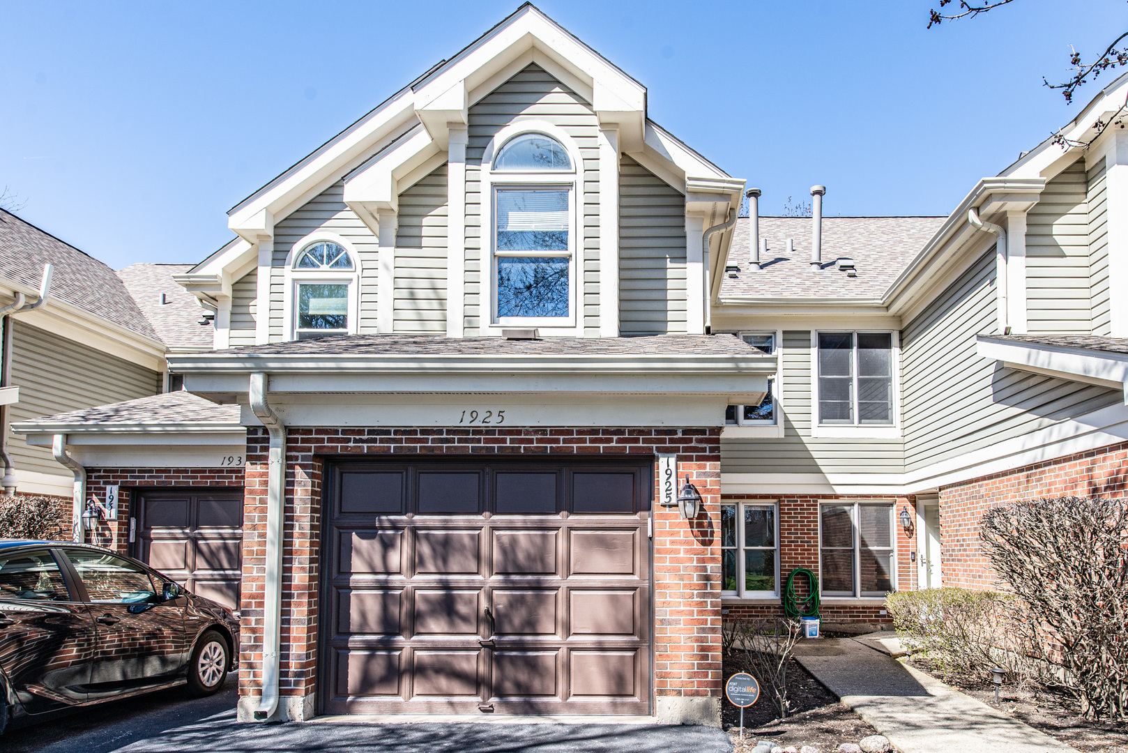 1925 West White Oak St  