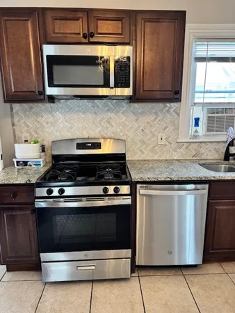 $2,600 | 374 Hope Street, Unit 2, Providence, RI 02906
