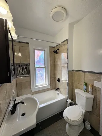 $2,600 | 374 Hope Street, Unit 2, Providence, RI 02906