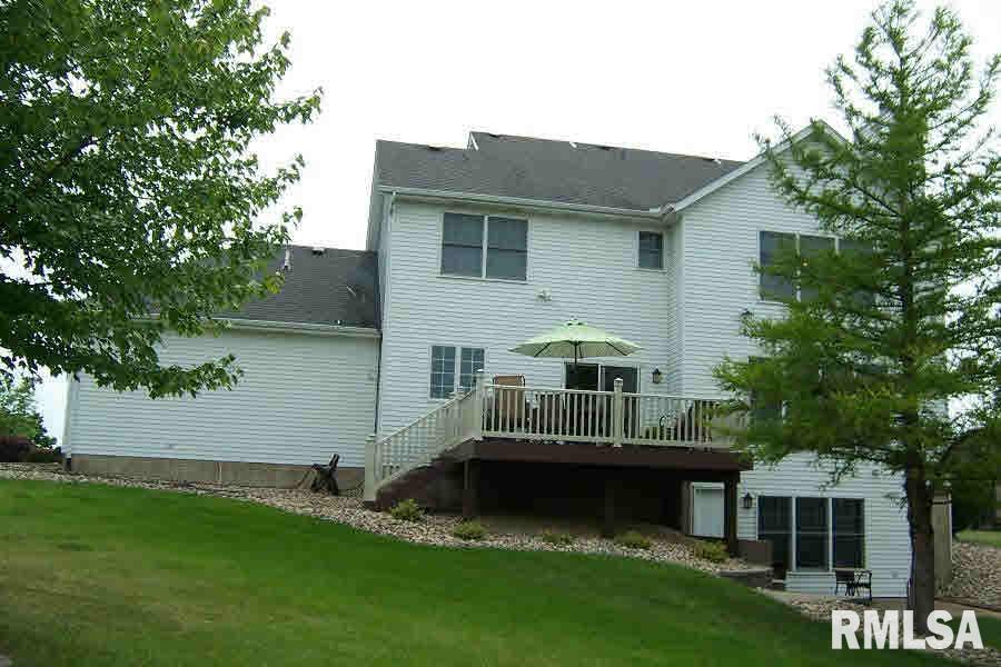 4509 Fairhaven Road Davenport, IA 52807 - Photo 3 of 24 Gallery Image 3