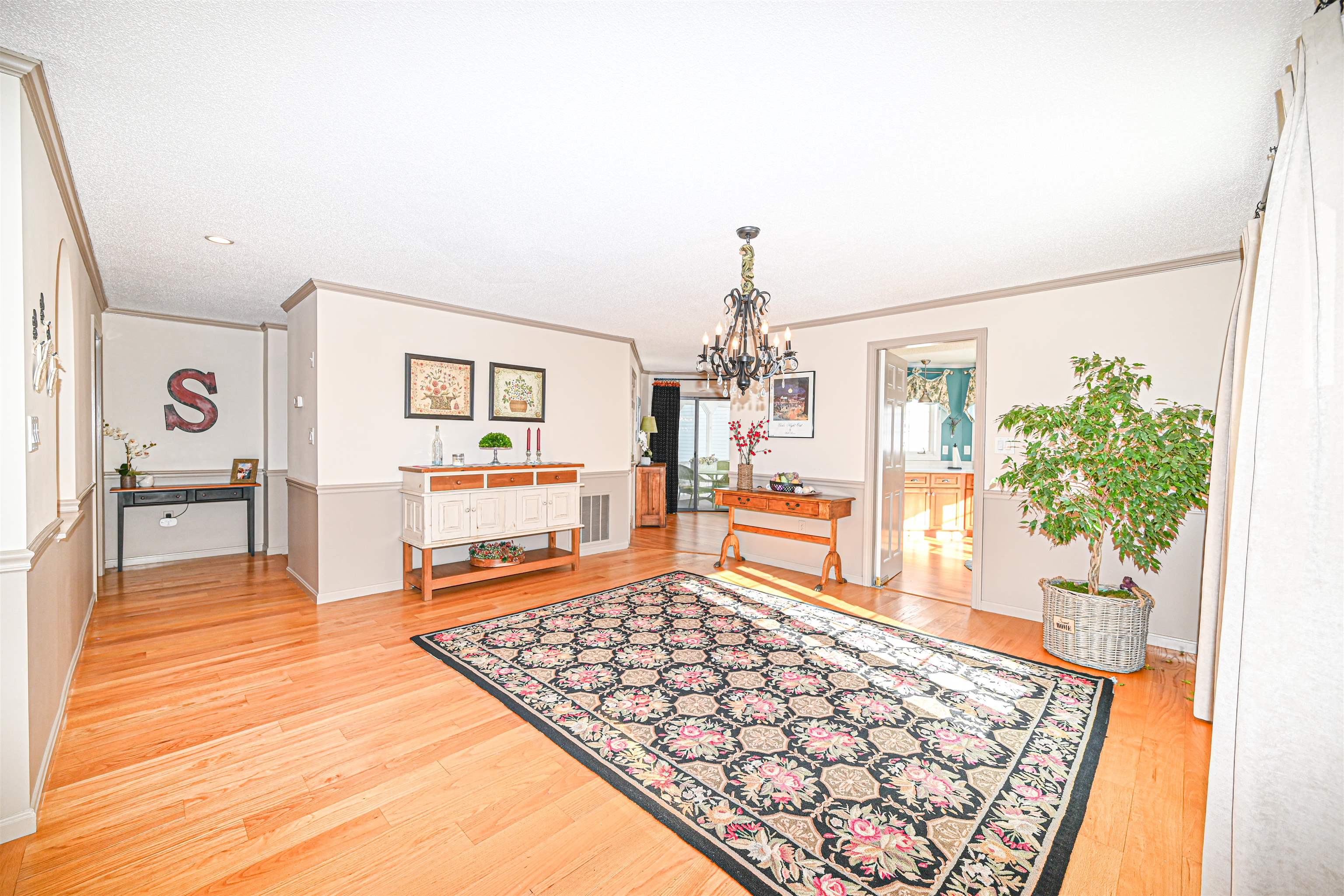 406 Straw Hill Road Manchester, NH 03104 - Photo 13 of 30