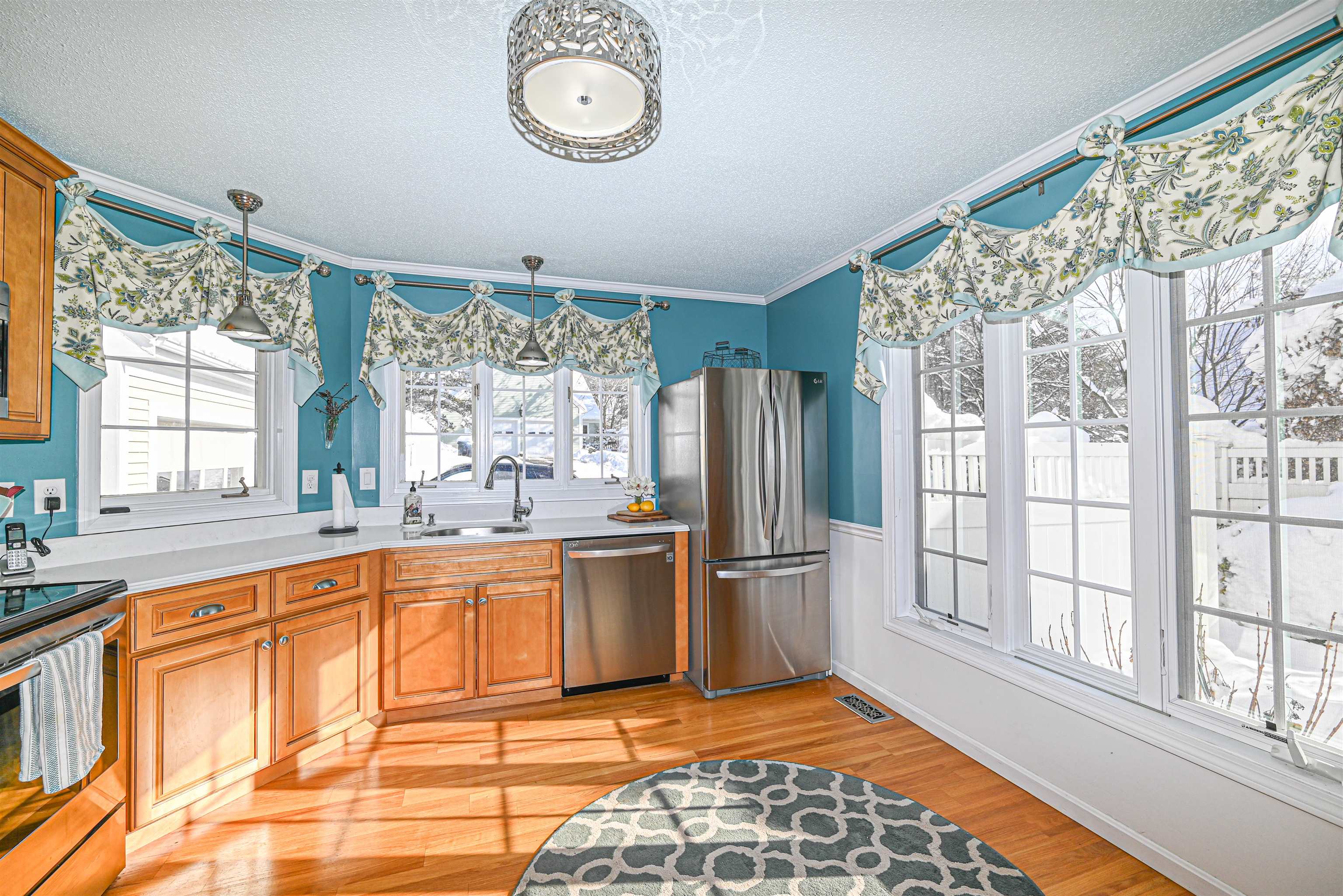 406 Straw Hill Road Manchester, NH 03104 - Photo 5 of 30
