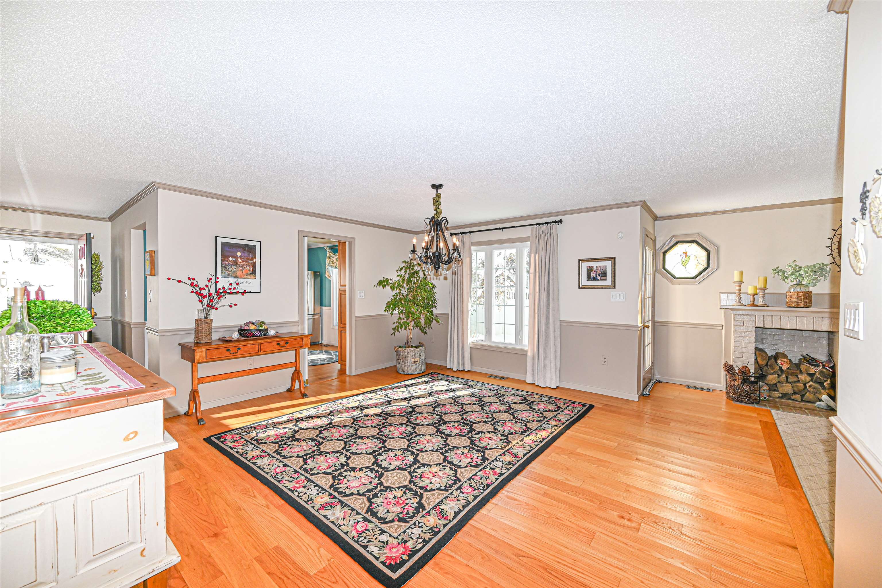 406 Straw Hill Road Manchester, NH 03104 - Photo 7 of 30