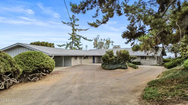 $489,000 | 609 Skyline Drive, Sunnyside, WA 98944