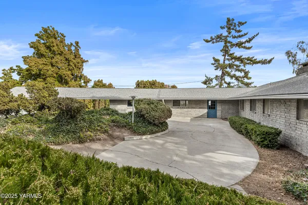 $464,000 | 609 Skyline Drive, Sunnyside, WA 98944