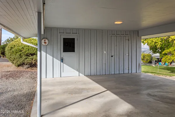 $464,000 | 609 Skyline Drive, Sunnyside, WA 98944