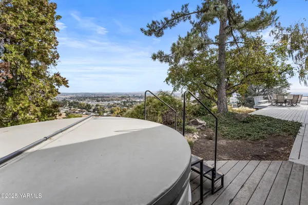 $464,000 | 609 Skyline Drive, Sunnyside, WA 98944