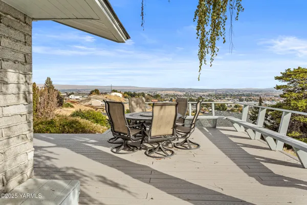 $464,000 | 609 Skyline Drive, Sunnyside, WA 98944