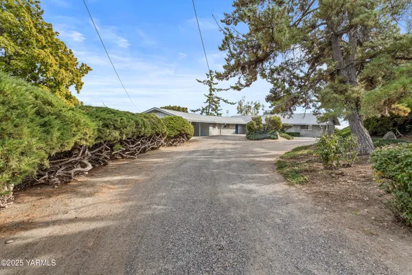 $464,000 | 609 Skyline Drive, Sunnyside, WA 98944