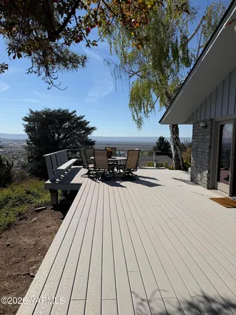 $464,000 | 609 Skyline Drive, Sunnyside, WA 98944